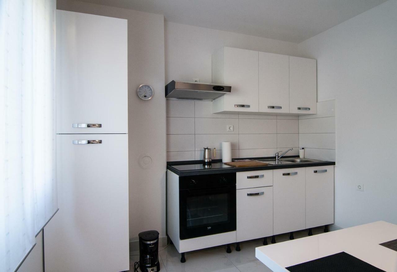 New Renovated Apartment 15 Min From Beach On Foot Pola Esterno foto