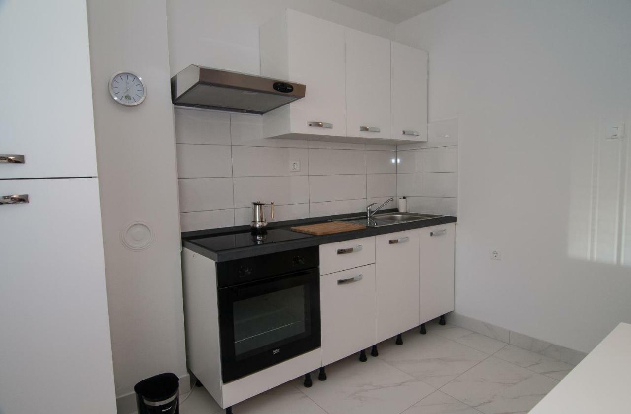New Renovated Apartment 15 Min From Beach On Foot Pola Esterno foto