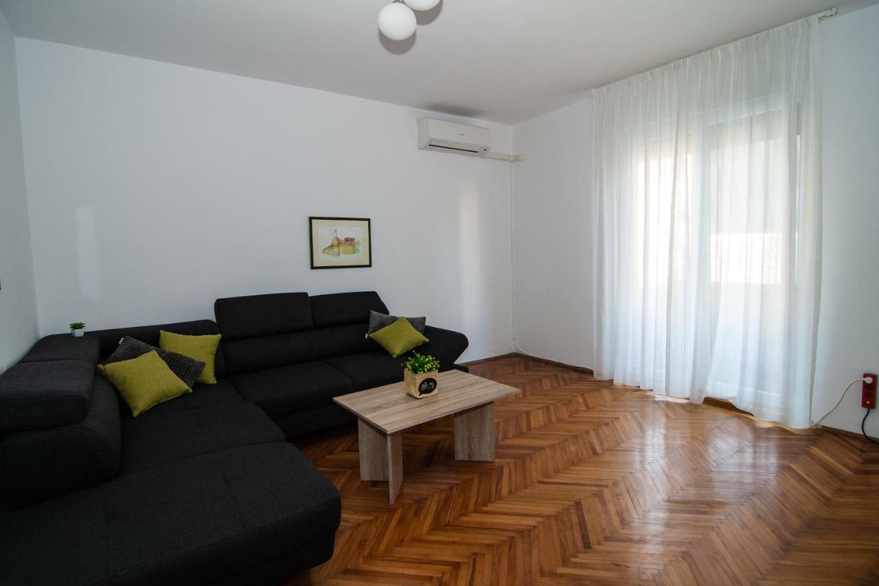 New Renovated Apartment 15 Min From Beach On Foot Pola Esterno foto