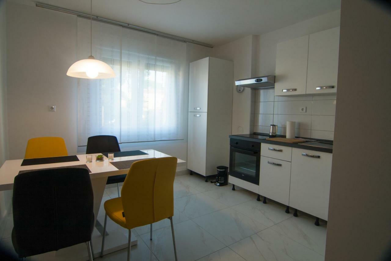 New Renovated Apartment 15 Min From Beach On Foot Pola Esterno foto