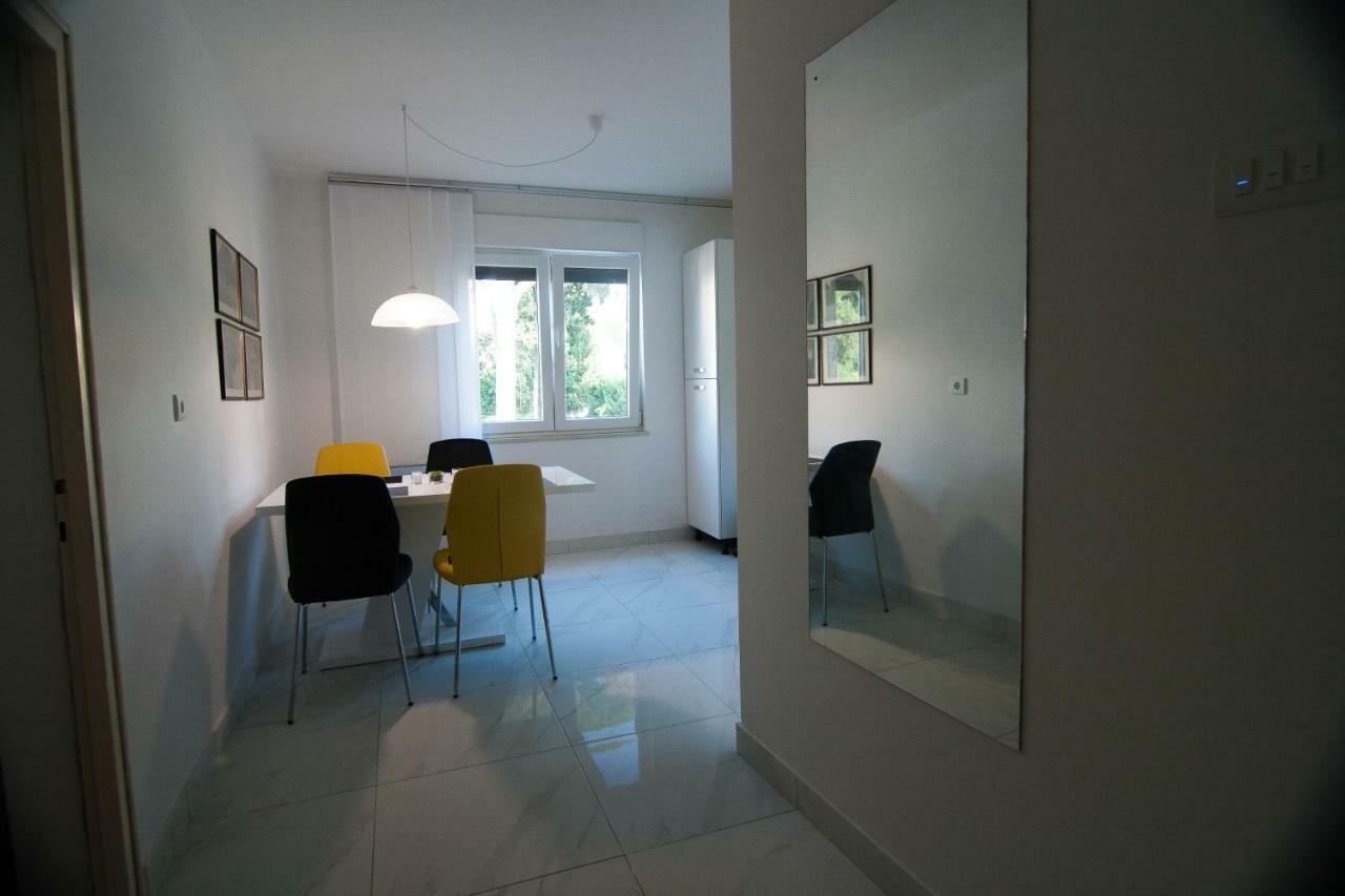 New Renovated Apartment 15 Min From Beach On Foot Pola Esterno foto