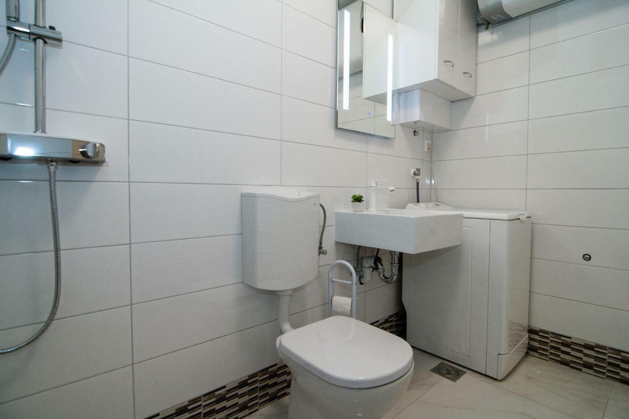 New Renovated Apartment 15 Min From Beach On Foot Pola Esterno foto
