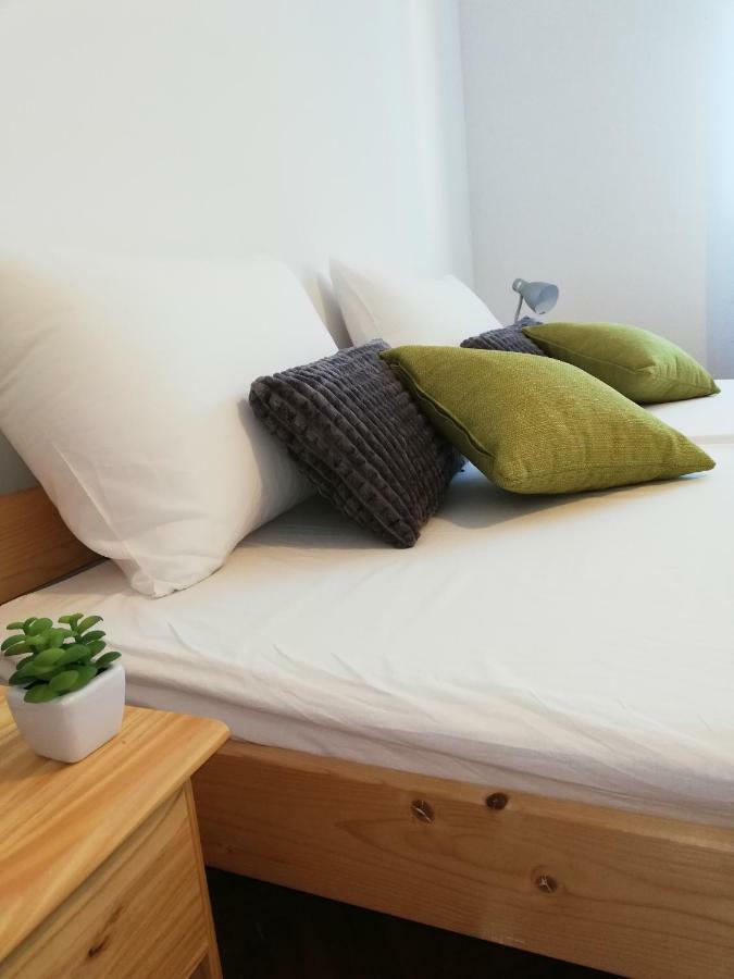New Renovated Apartment 15 Min From Beach On Foot Pola Esterno foto