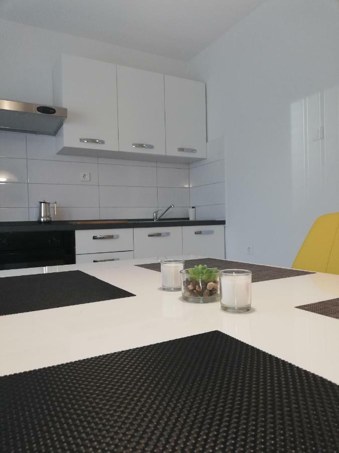 New Renovated Apartment 15 Min From Beach On Foot Pola Esterno foto